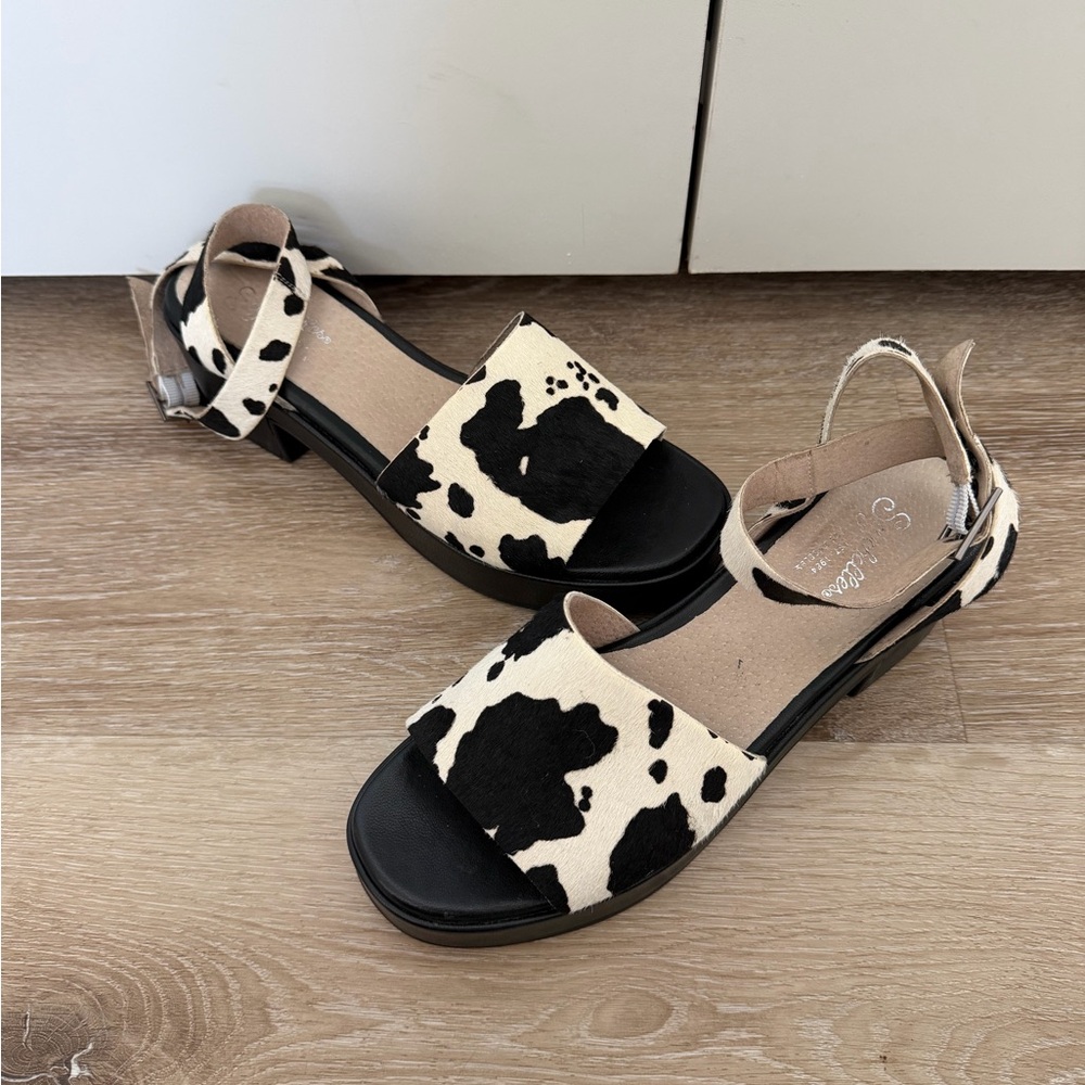 Seychelles Cow Print Sandle
